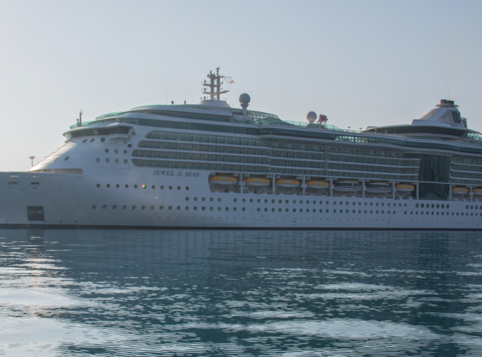  Το Jewel of the Seas αποχαιρετά το λιμάνι Λεμεσού για τη φετινή σεζόν